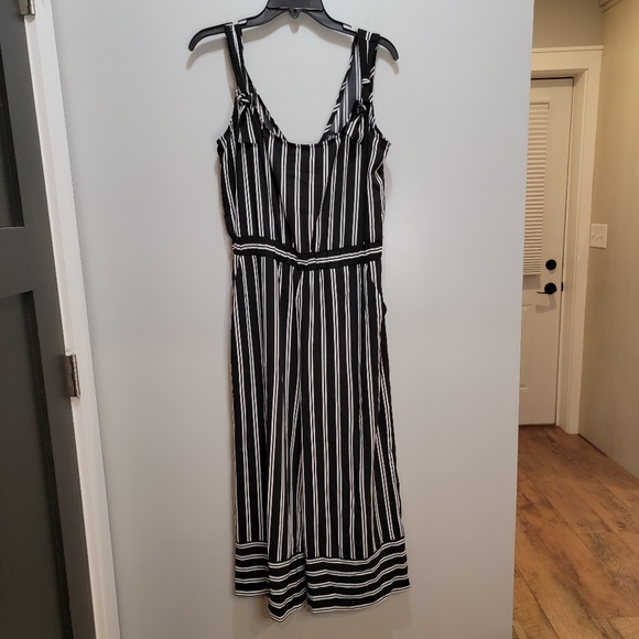 Beige By eci Black & White Stripe Crop Wide-Leg  Romper Jumpsuit  Small - Picture 1 of 15